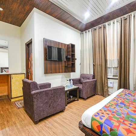 Fabhotel Royal Inn Chandīgarh Zewnętrze zdjęcie
