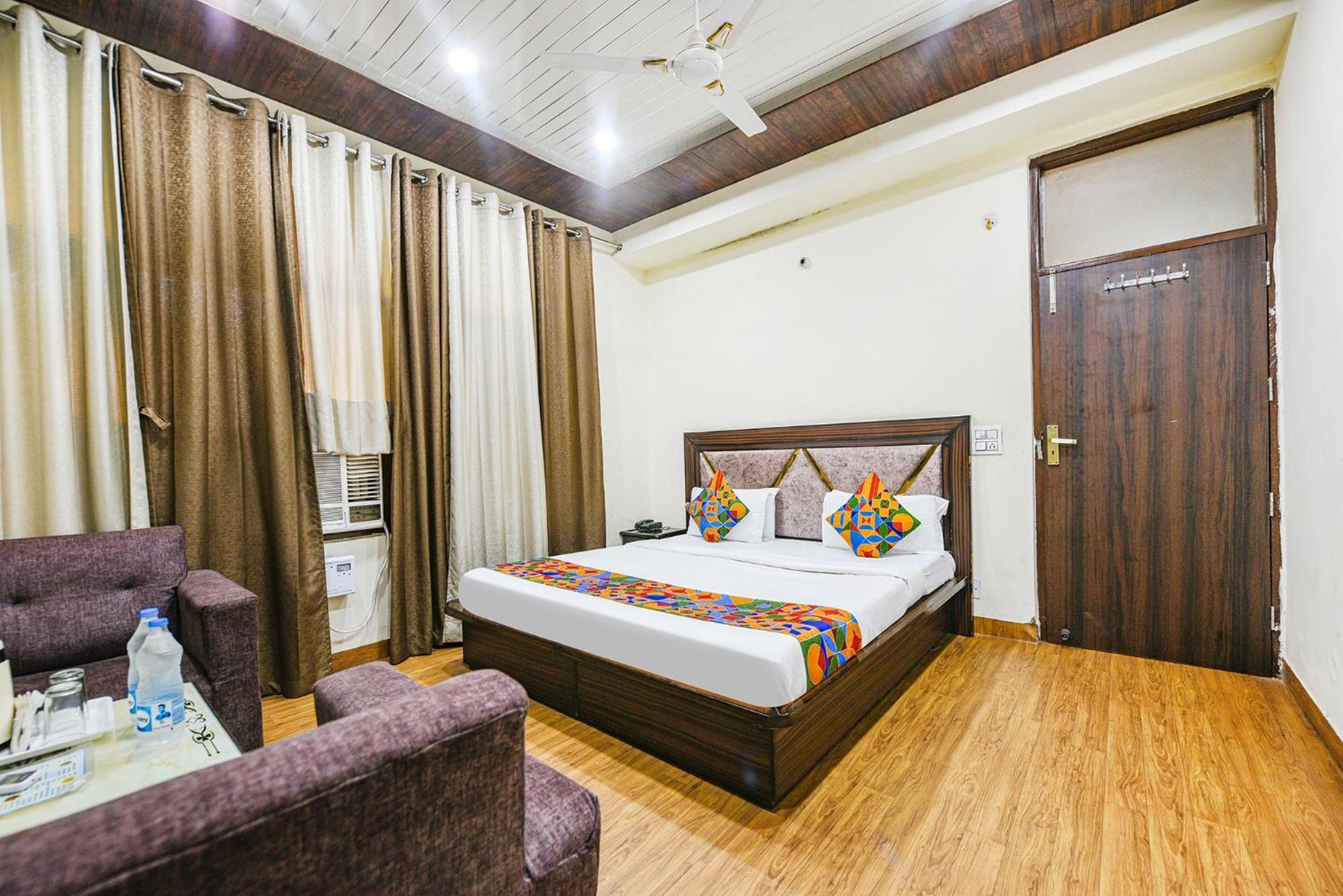 Fabhotel Royal Inn Chandīgarh Zewnętrze zdjęcie