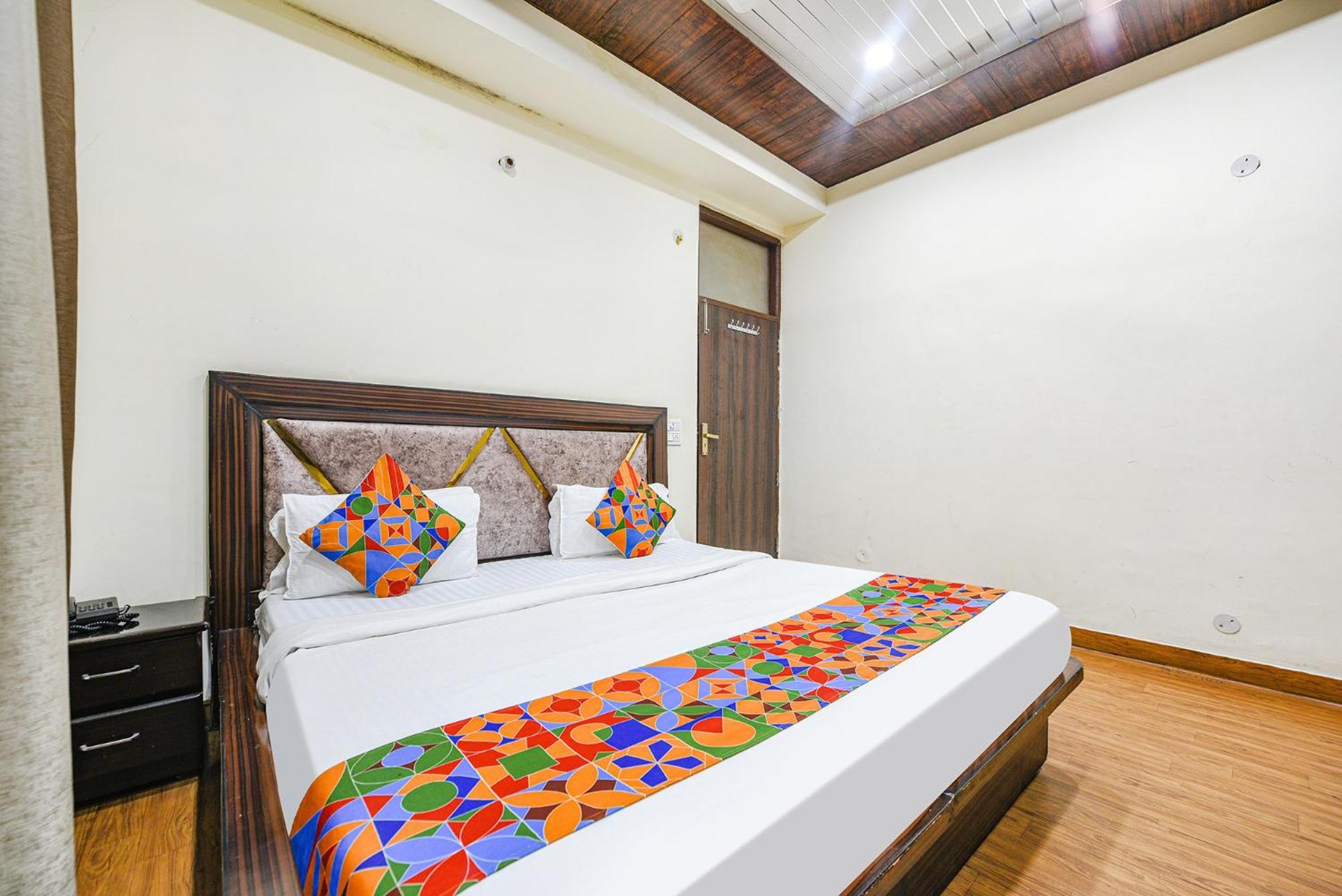 Fabhotel Royal Inn Chandīgarh Zewnętrze zdjęcie