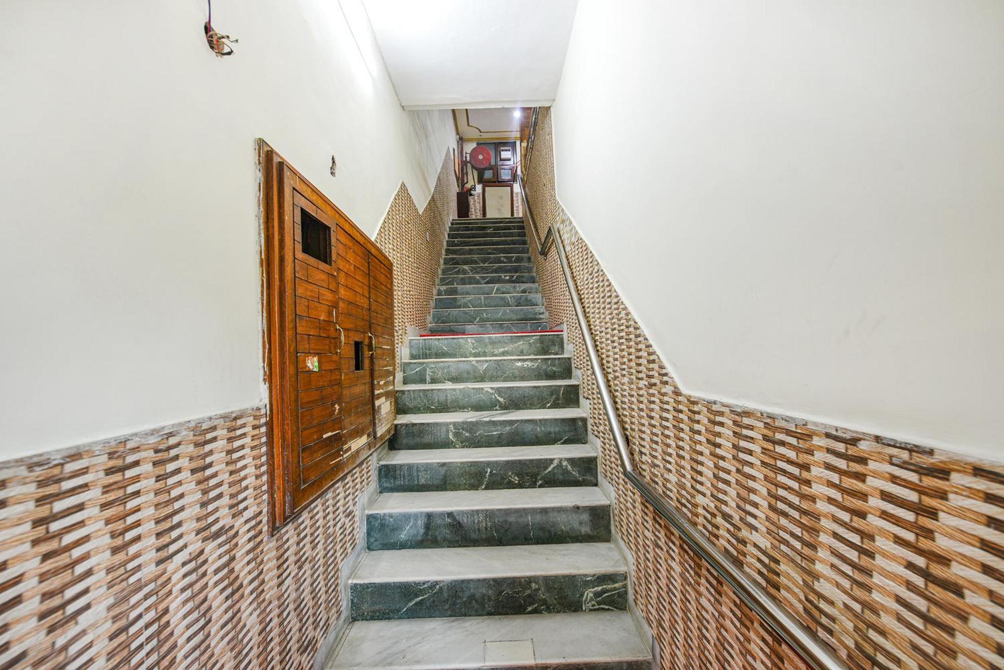 Fabhotel Royal Inn Chandīgarh Zewnętrze zdjęcie