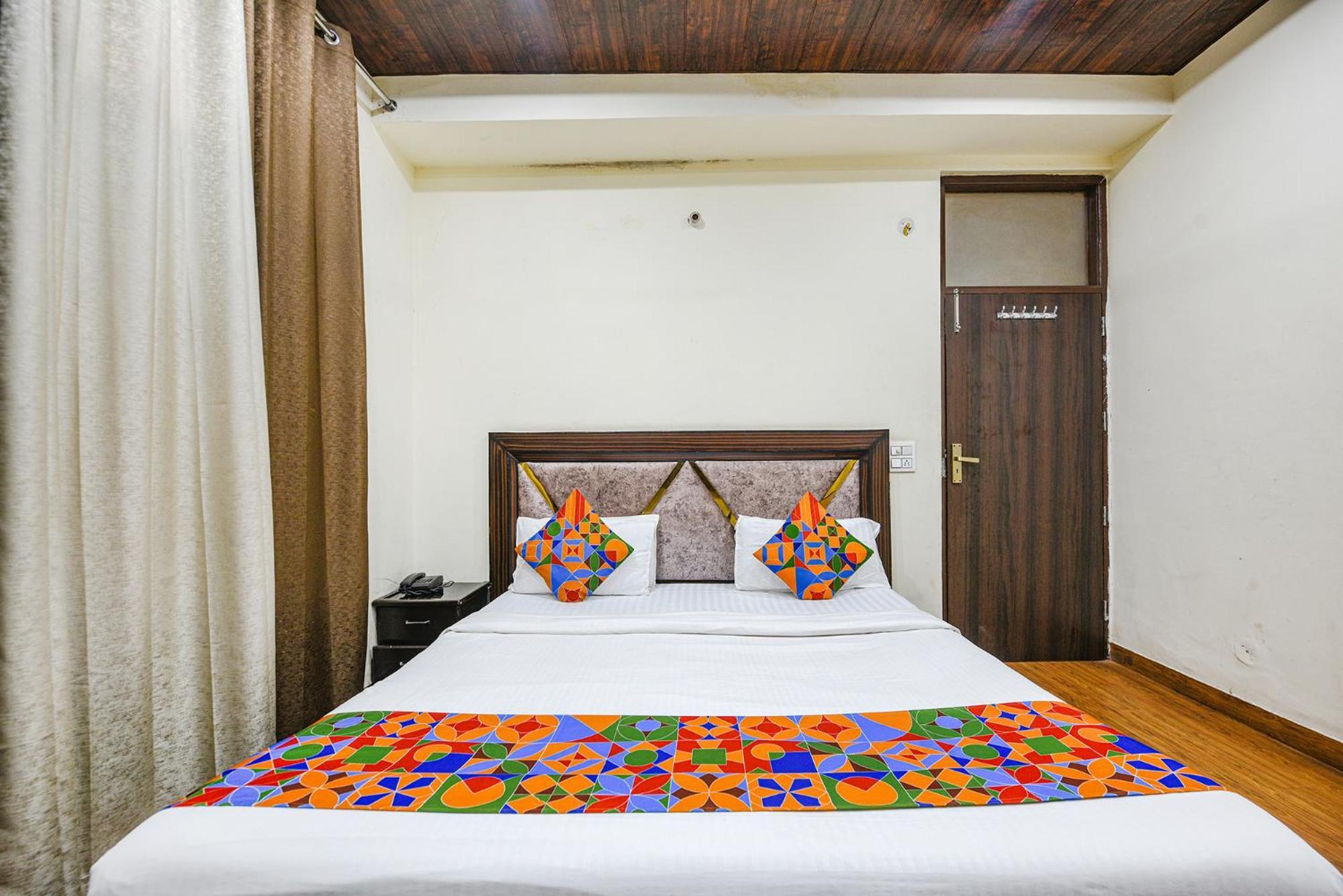 Fabhotel Royal Inn Chandīgarh Zewnętrze zdjęcie