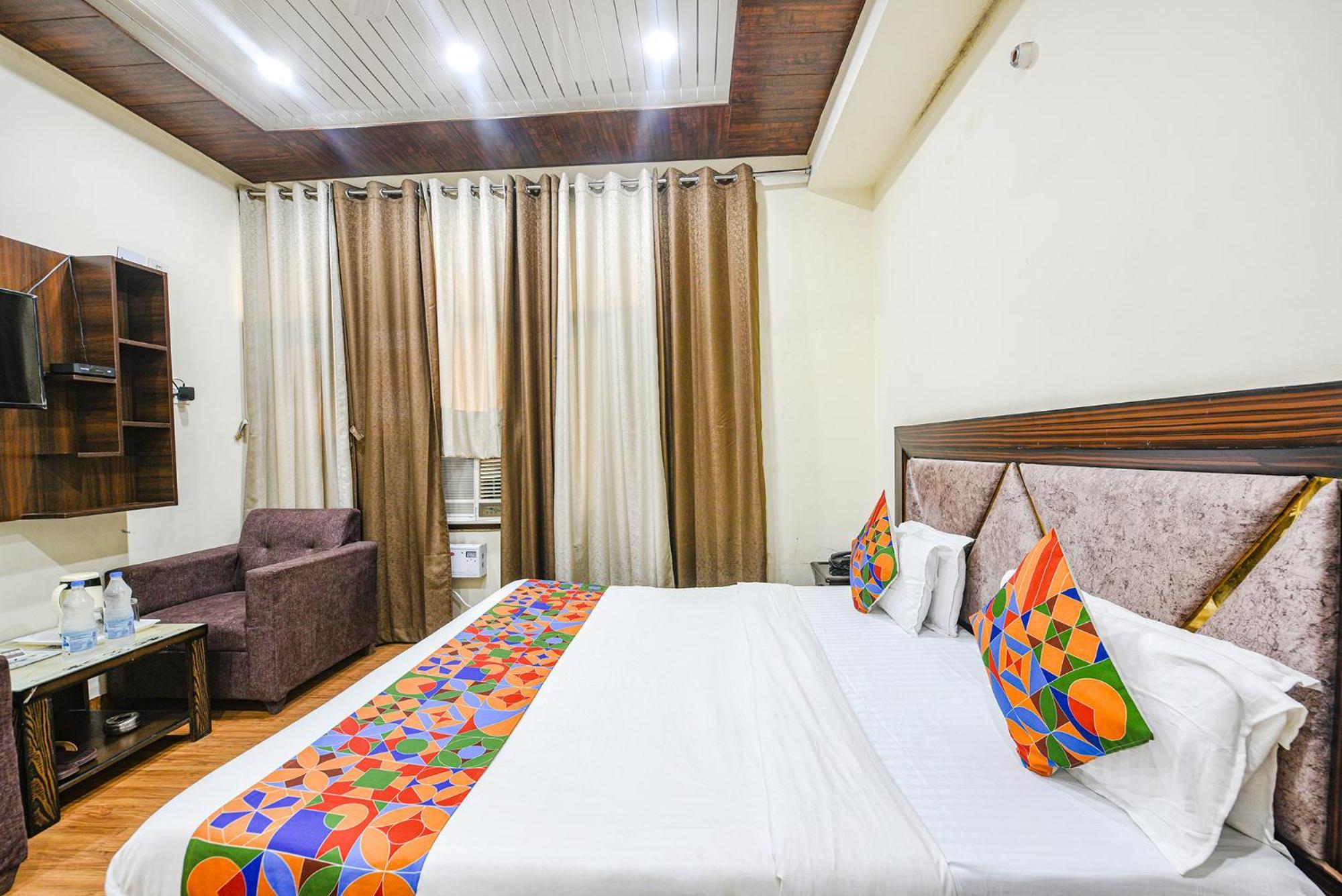 Fabhotel Royal Inn Chandīgarh Zewnętrze zdjęcie