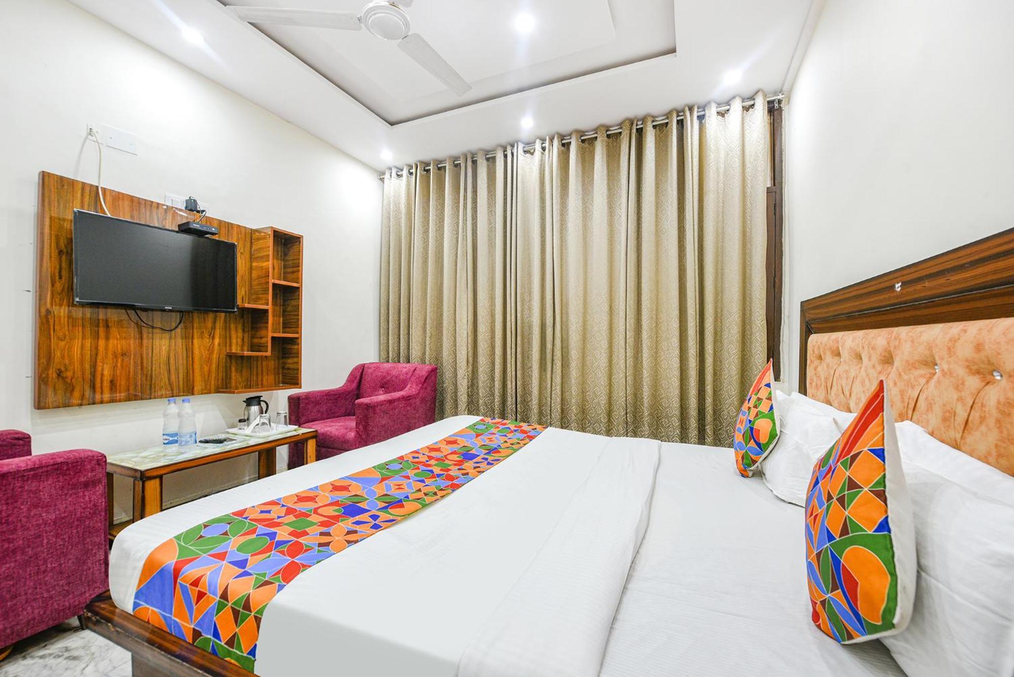 Fabhotel Royal Inn Chandīgarh Zewnętrze zdjęcie