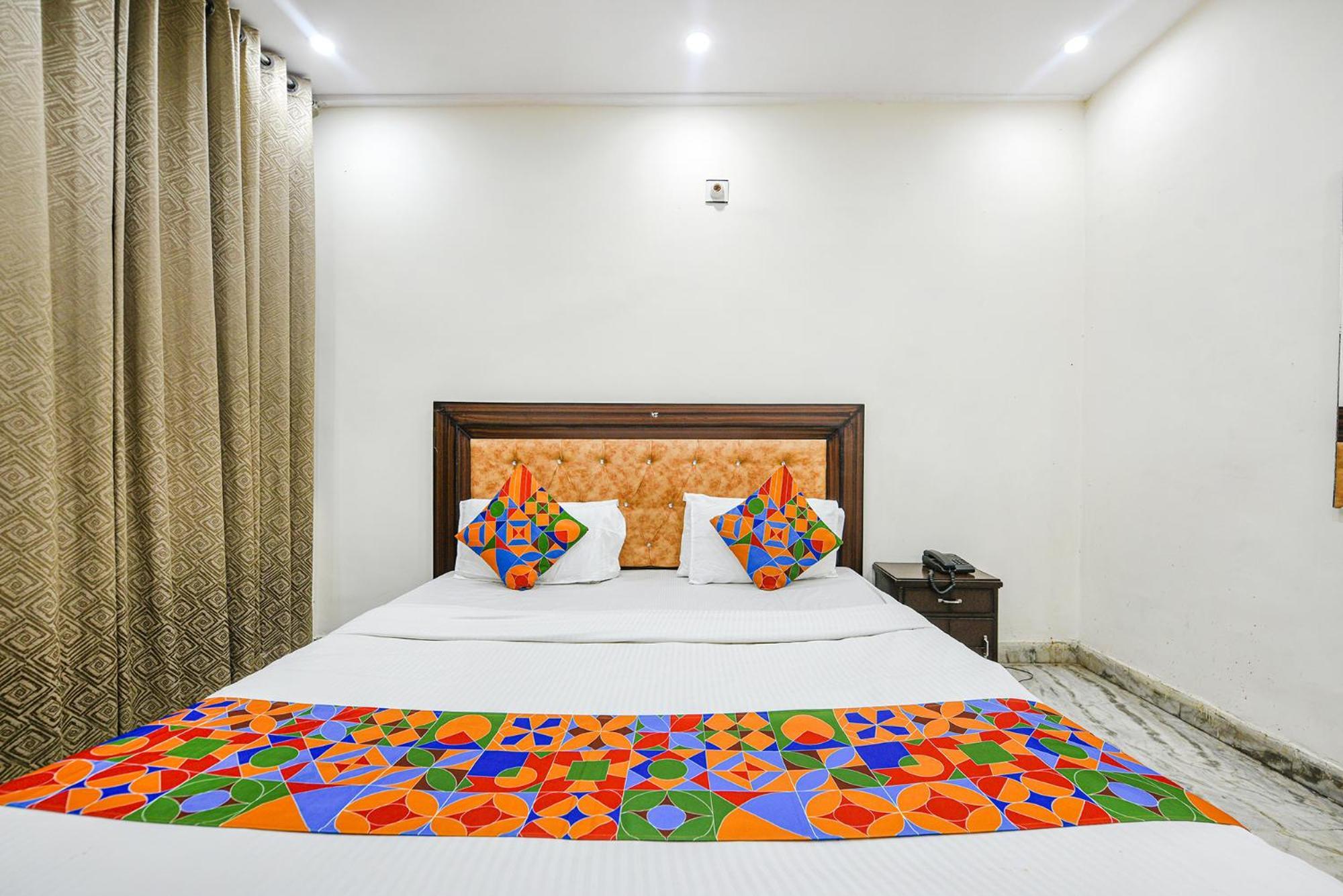 Fabhotel Royal Inn Chandīgarh Zewnętrze zdjęcie